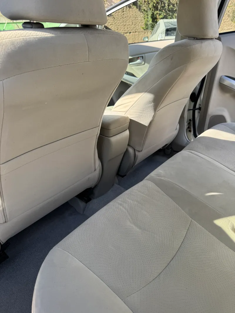 Toyota Prius 2011 (8)