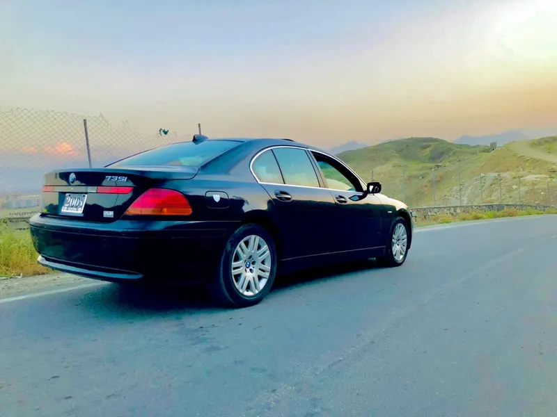 BMW 7 Series 2005 (2)