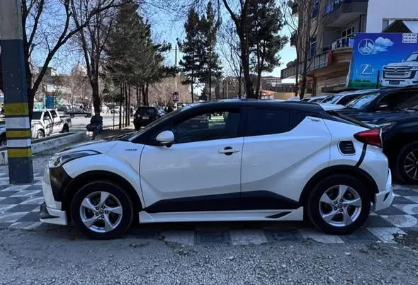 Toyota CHR 2017 (1)