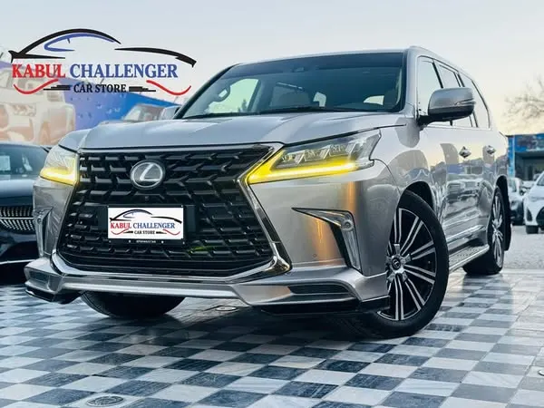 Lexus LX570 2017 (1)