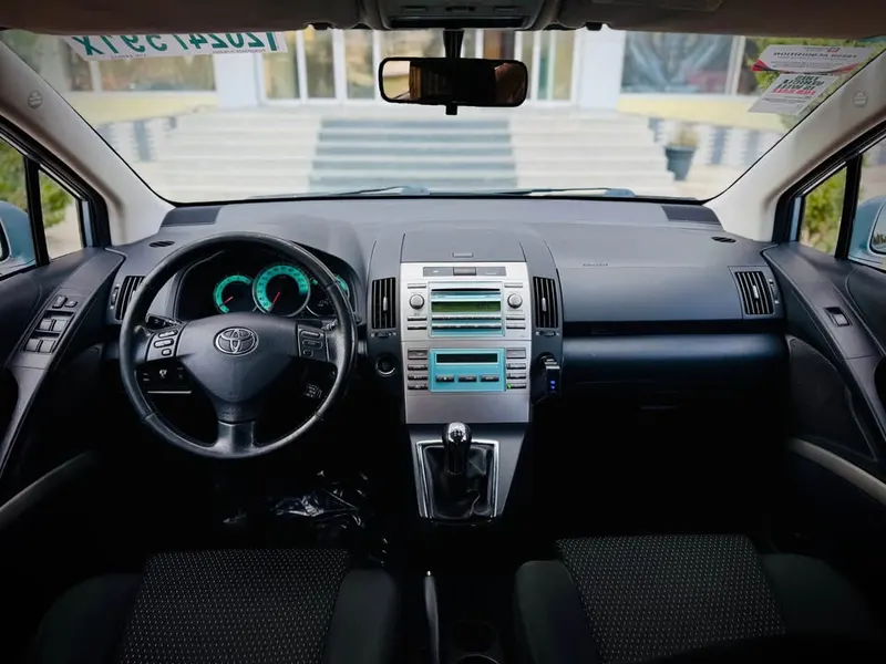 Toyota Verso 2008 (4)