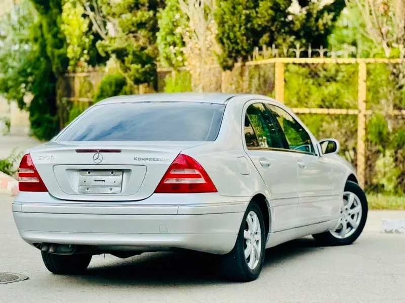 Mercedes-Benz 2001 (3)