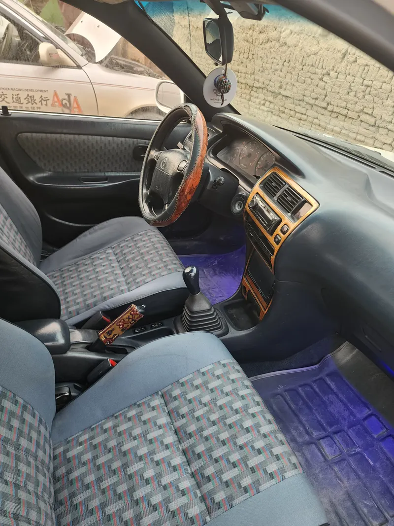 Toyota Corolla 1995 (4)
