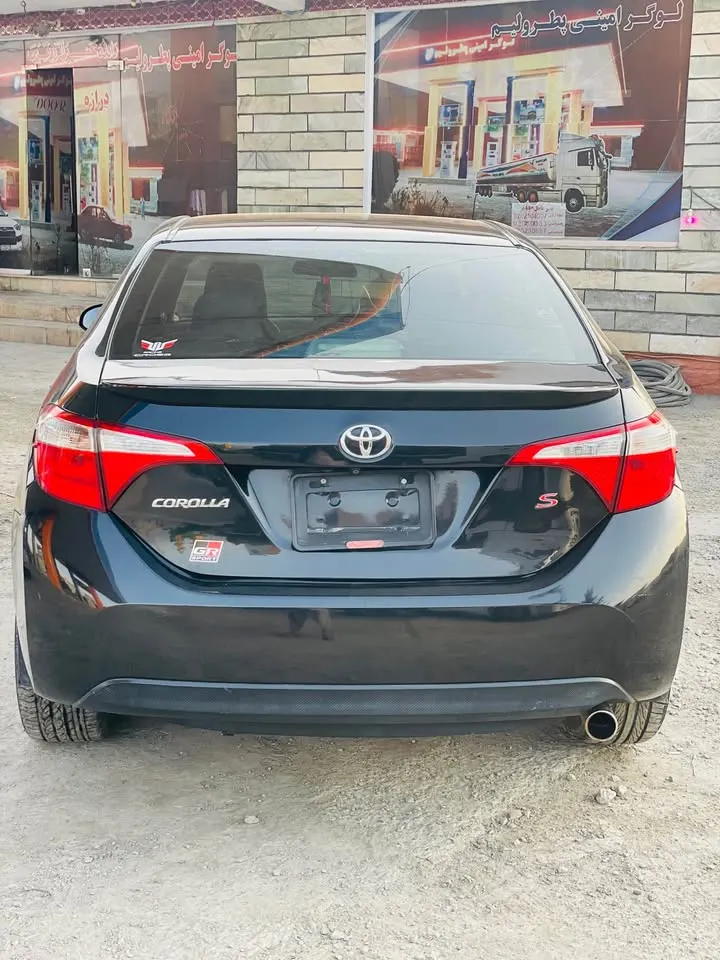 Toyota Corolla 2015 (3)