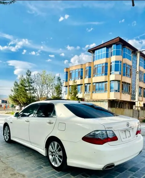 Toyota Crown 2009 (3)