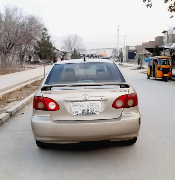 Toyota Corolla LE 2005 (3)