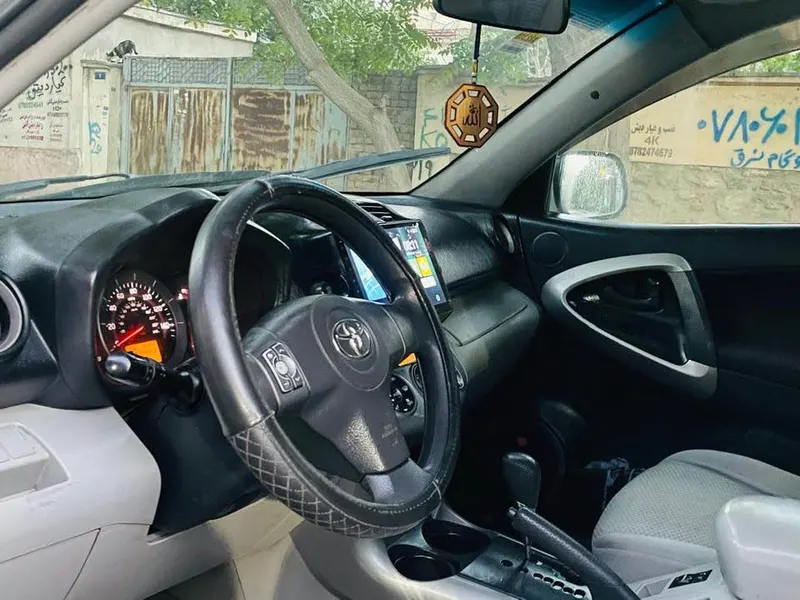 Toyota RAV4 2008 (4)