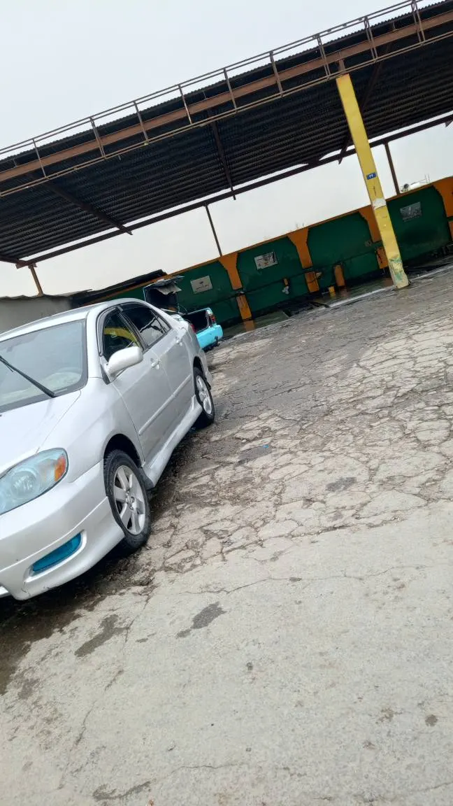 Toyota Corolla 2005 (2)
