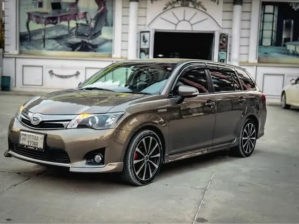 Toyota Fielder Hybrid 2014 (1)