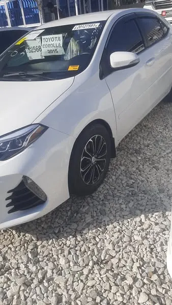 Toyota Corolla 2015 (2)