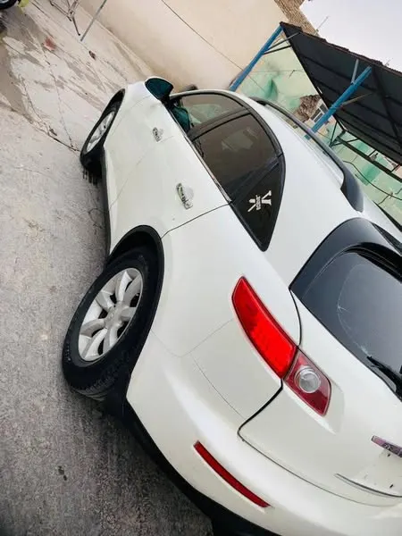 Infiniti 2005 (3)