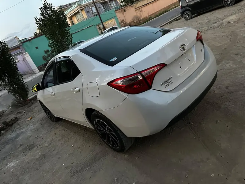 Toyota Corolla 2017 (3)