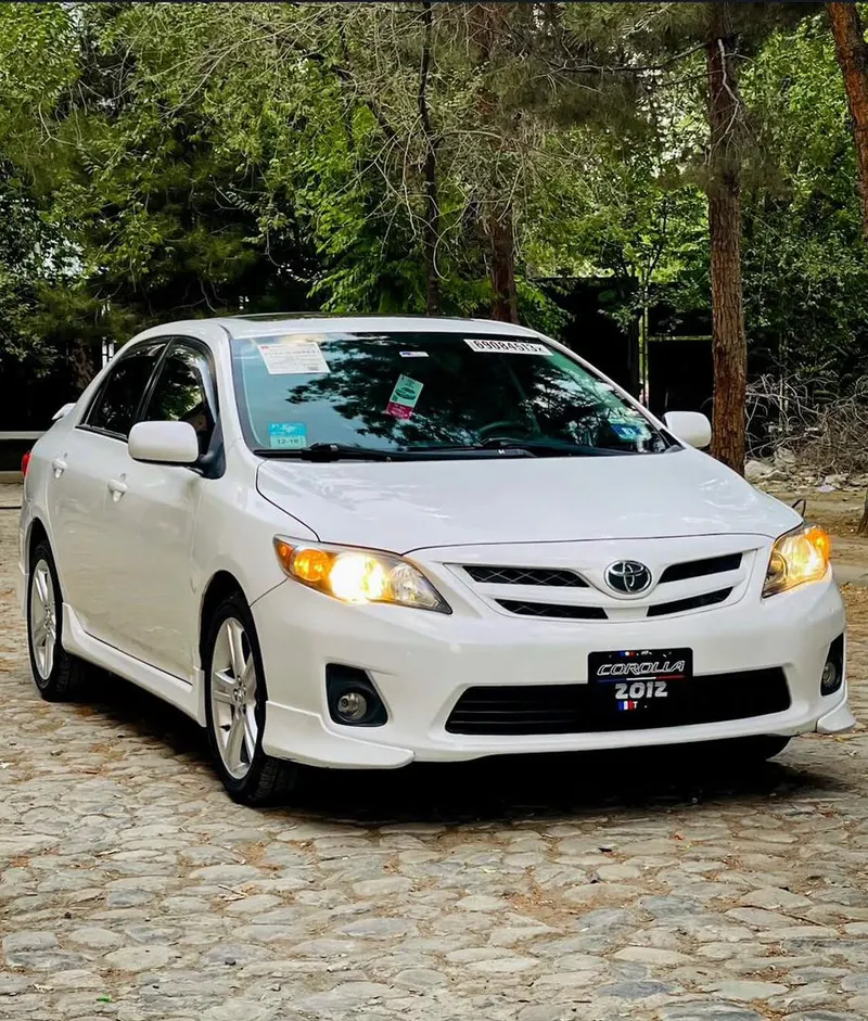 Toyota Corolla 2012 (1)