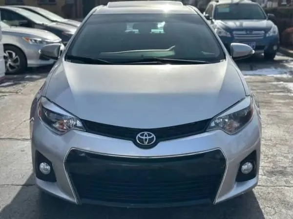 Toyota Corolla 2015 (2)