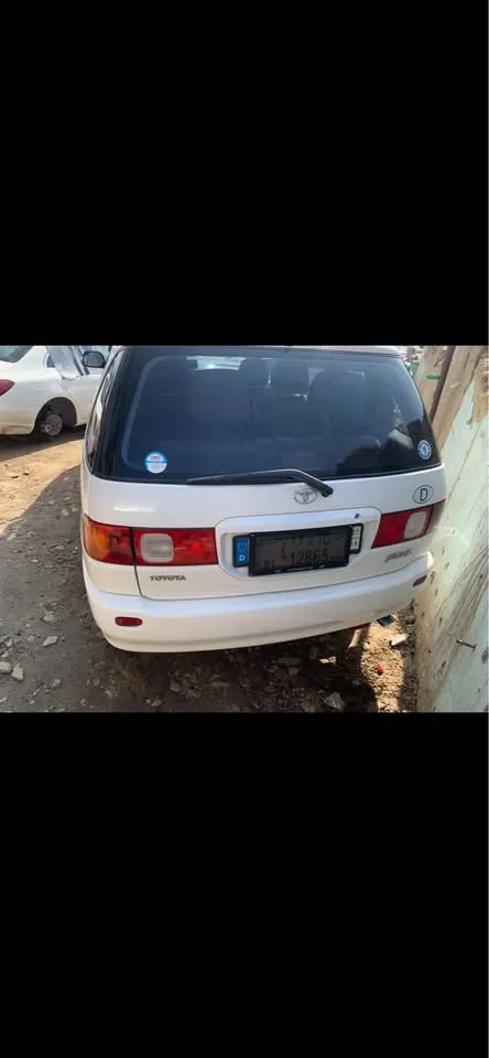 Toyota Fielder 1998 (3)