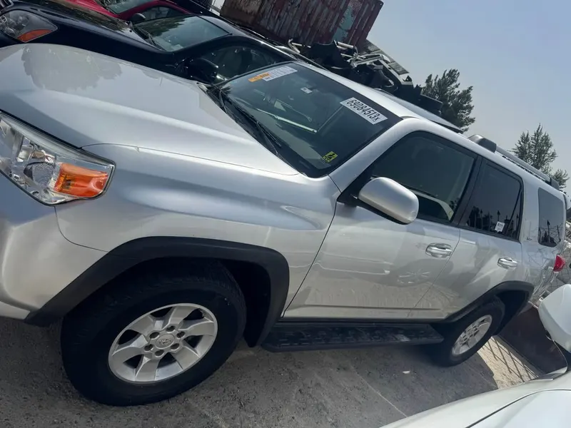Toyota 4 Runner 2011 (1)
