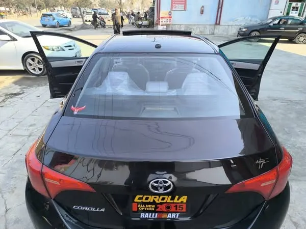 Toyota Corolla LE 2015 (2)