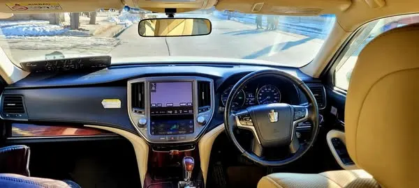 Toyota Crown Hybrid 2013 (4)