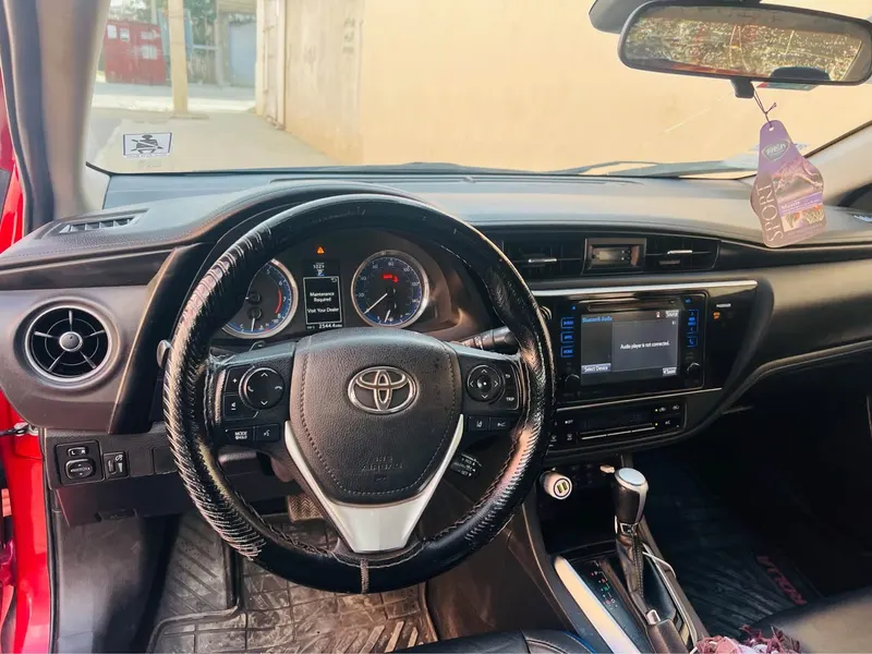 Toyota Corolla 2017 (4)