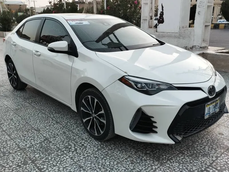 Toyota Corolla 2018 (2)