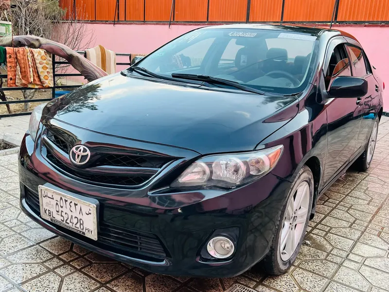 Toyota Corolla LE 2013 (2)