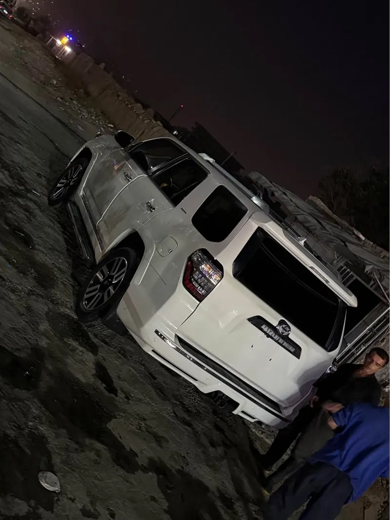 تویوتا 4Runner 2015 (3)