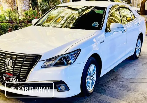 Toyota Crown 2013 (1)