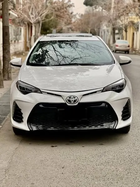 Toyota Corolla 2016 (1)