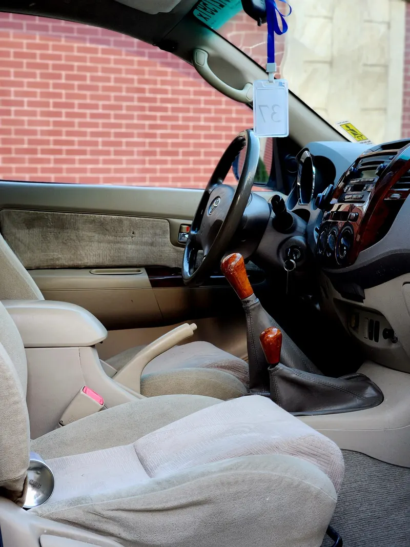 Toyota Fortuner 2007 (4)
