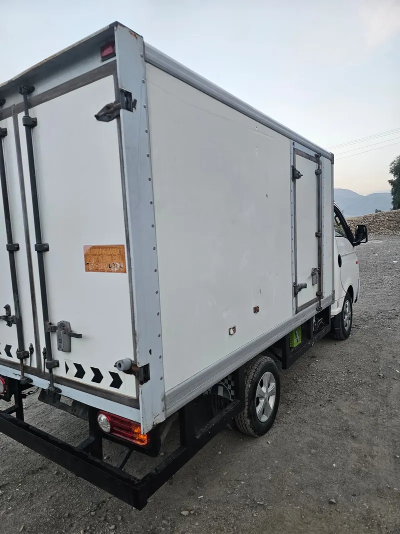Hyundai Refrigerated Truck (2)