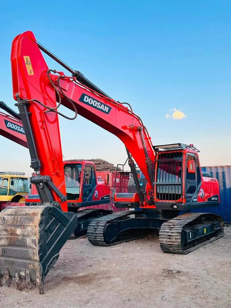 Doosan 225 Excavator 2010 (4)