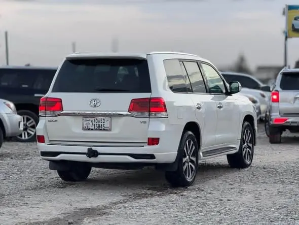Toyota Land Cruiser 2008 (3)