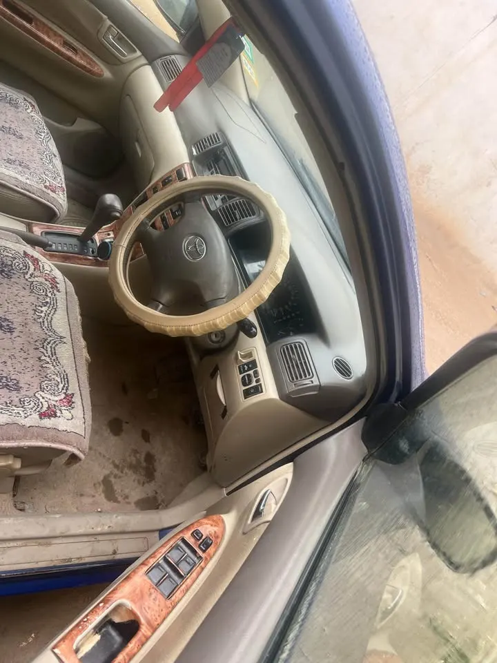 Toyota Corolla 2005 (4)