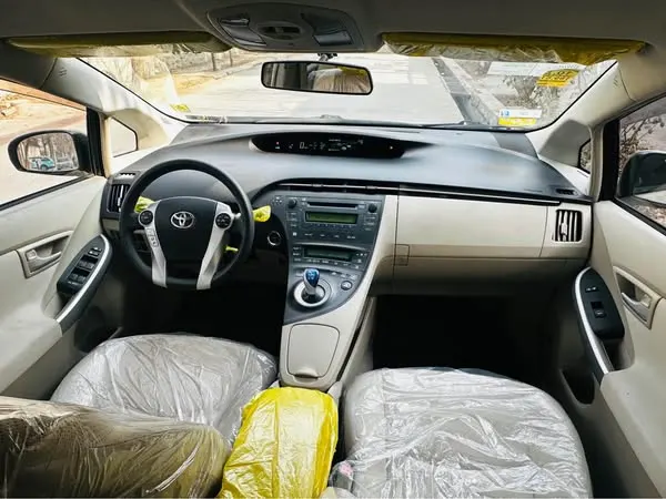 Toyota Prius 2010 (4)