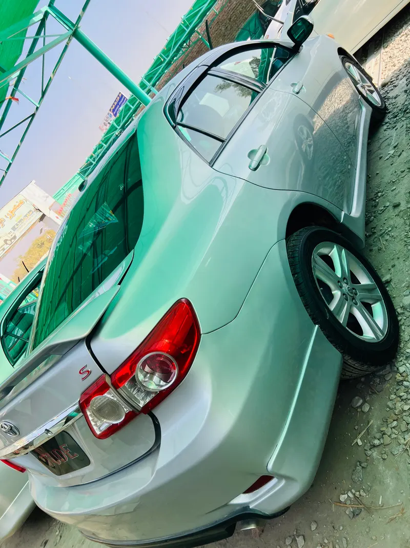 Toyota Corolla 2013 (8)