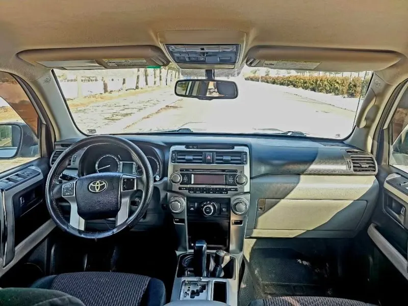 Toyota 4 Runner 2011 (4)
