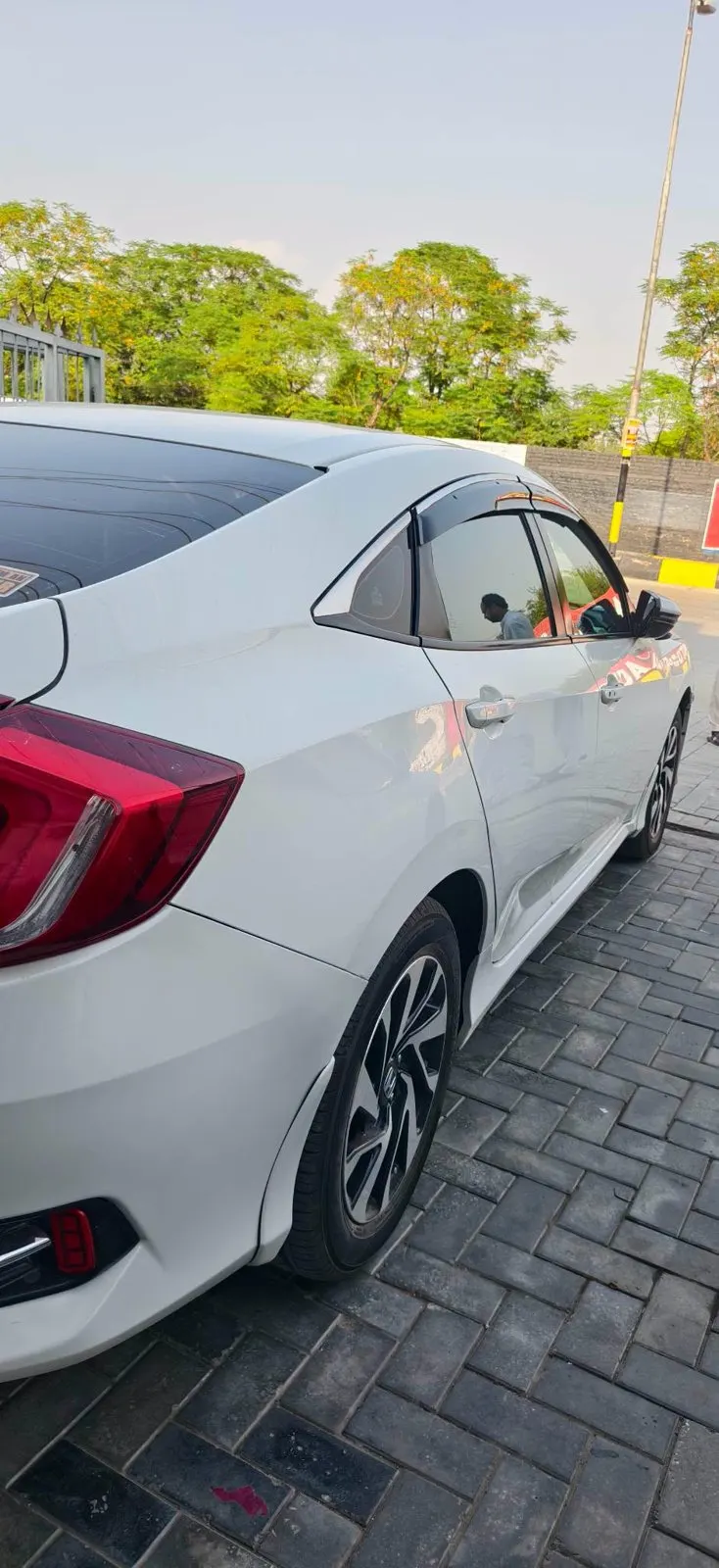 Honda Civic 2017 (4)