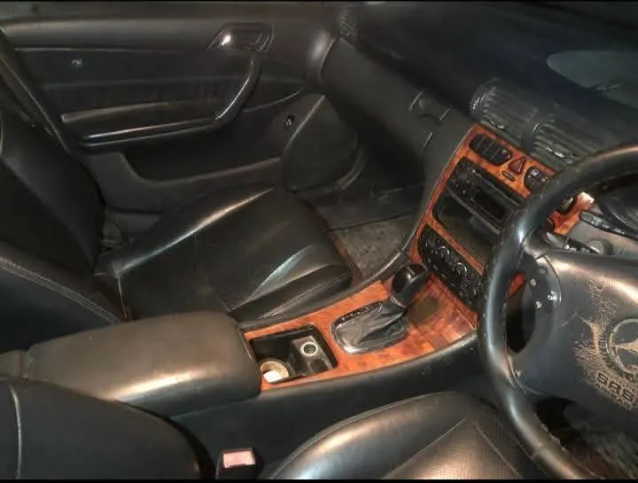 Mercedes-Benz 2002 (4)