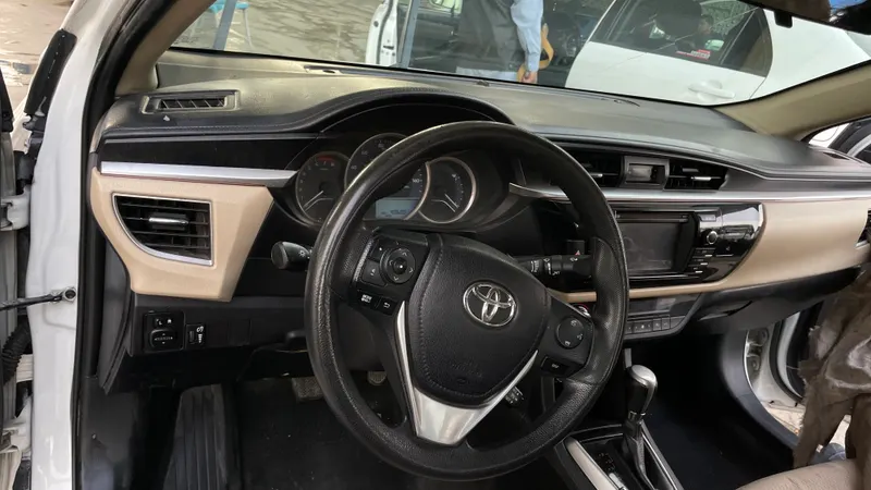 Corolla 2015 LE+Sport (3)