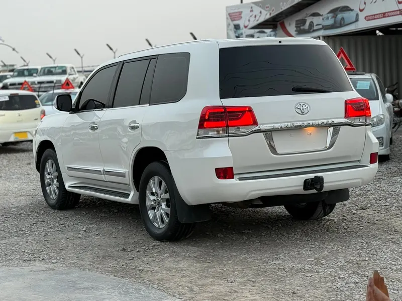 Toyota Land Cruiser 2014 (3)