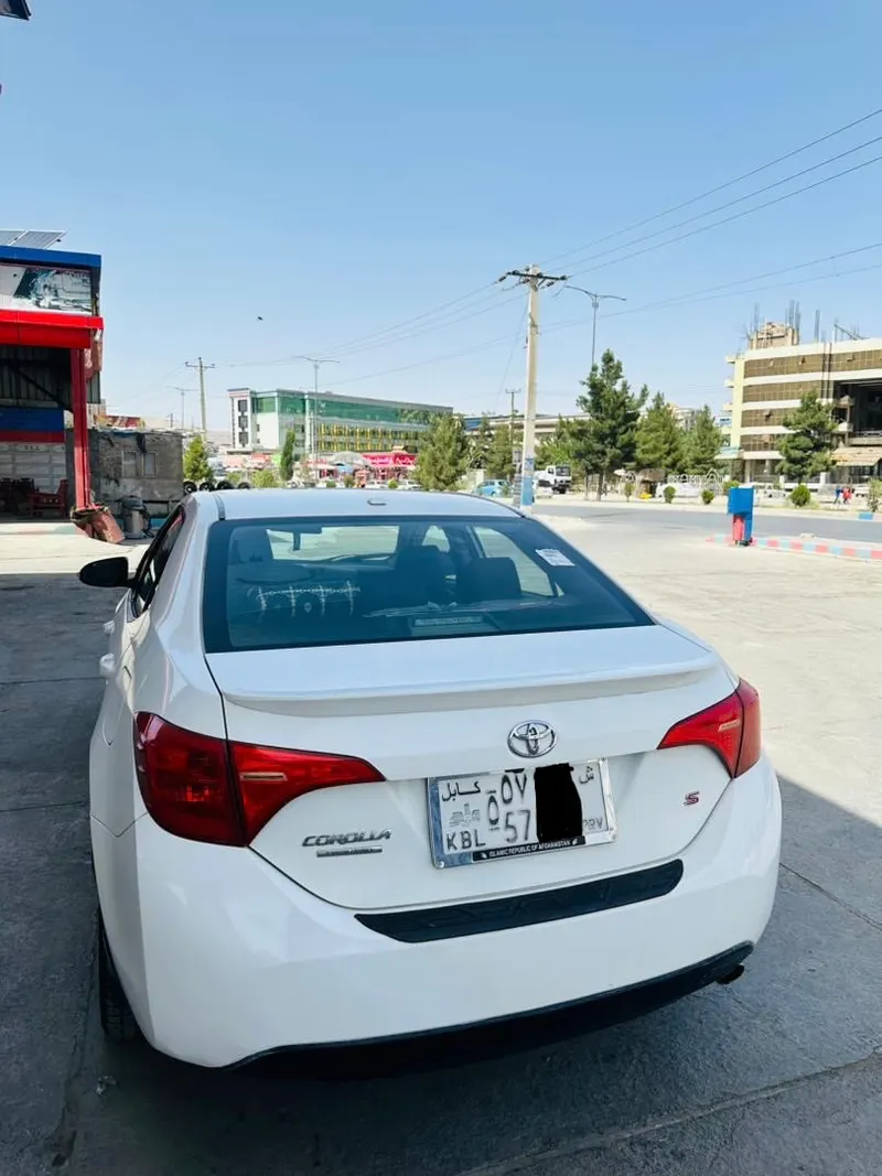 Toyota Corolla 2016 (3)