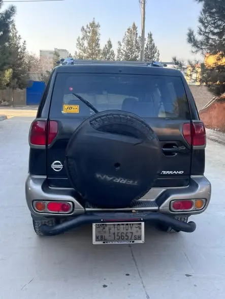 Nissan 2003 (3)