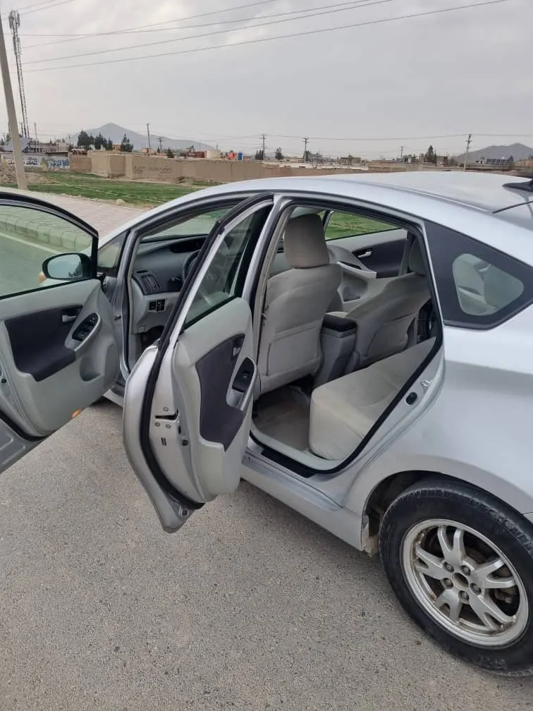 Toyota Prius (5)