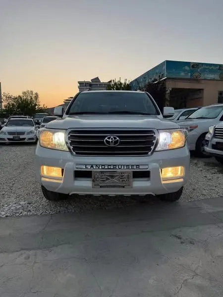 Toyota Land Cruiser 2011 (1)