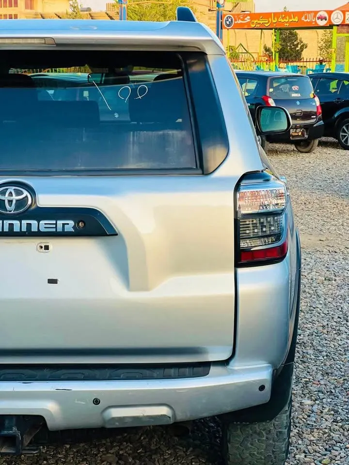 Toyota 4 Runner 2010 (3)