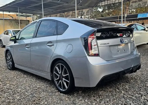 Toyota hybrid 2014 (3)