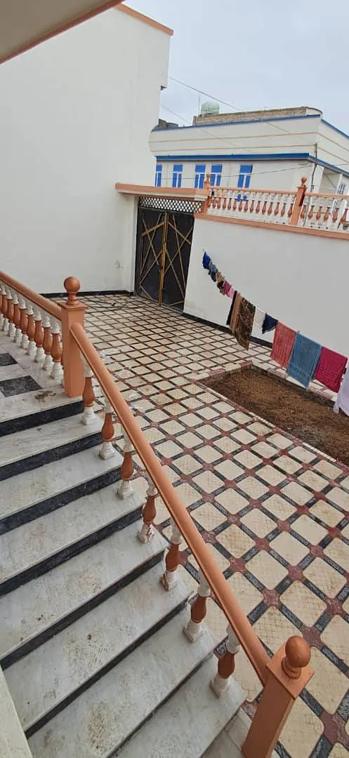 د پلورنې 3 پوړیز کور، 6 خونې، 240 m²، نوشاد، مزار شریف (2)