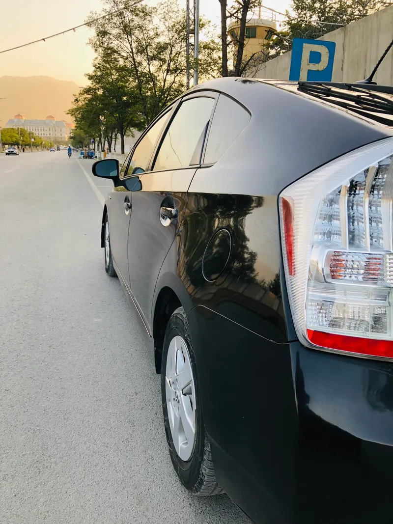 Toyota Prius (4)