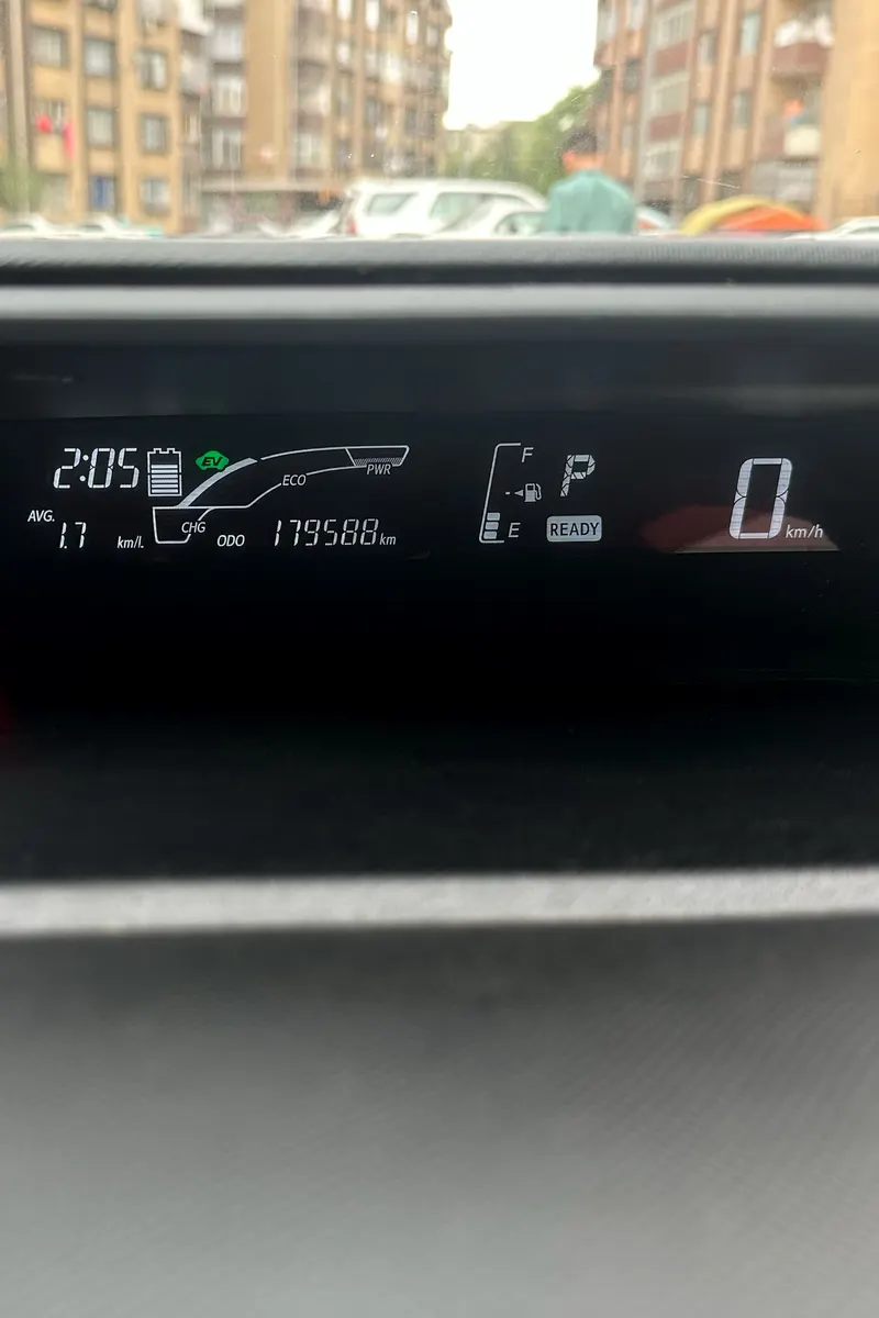 Toyota Aqua 2015 (7)