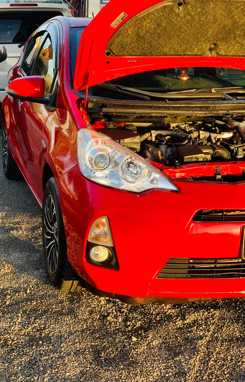Toyota Prius C 2012 (1)